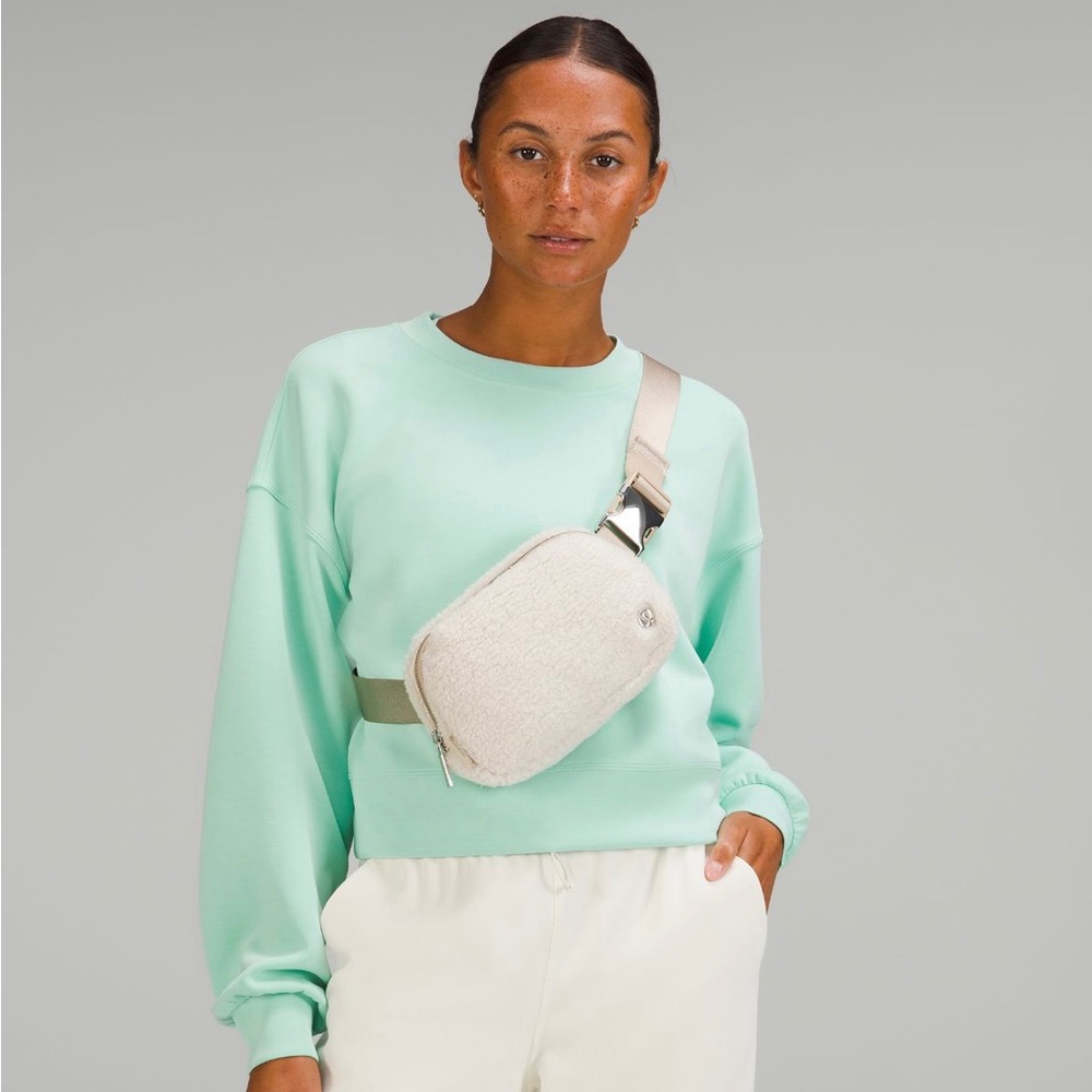 NWT!! Lululemon Everywhere Fleece Belt bag